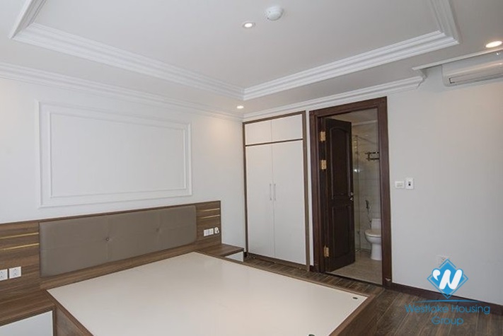 A modern serviced apartment with gorgeous lake view for rent in Truc Bach Island